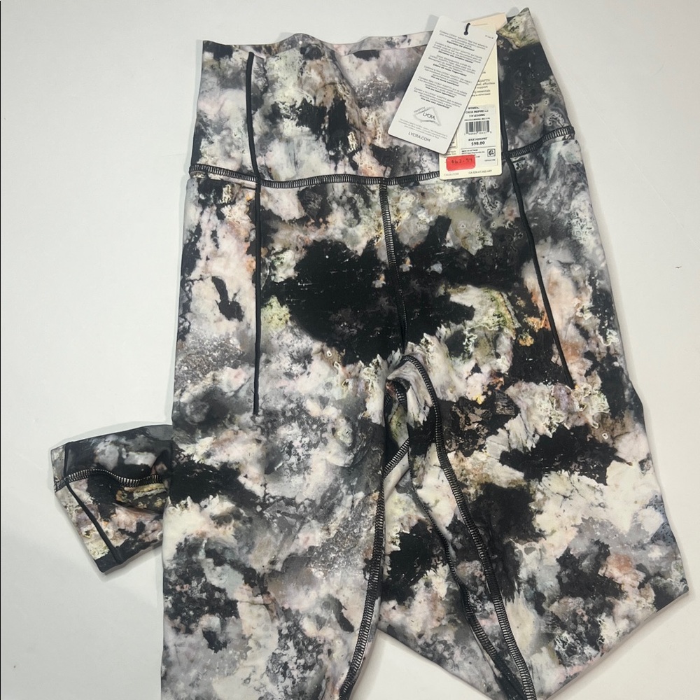Alia Women's Leggings - High Rise 7/8 Legging - Picture 4 of 7